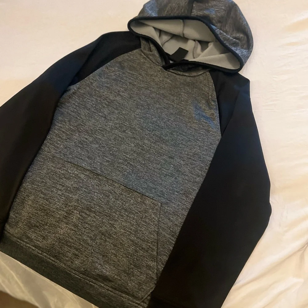 3/$19 Black and gray color block fleece lined long sleeve hoodie sweatshirt